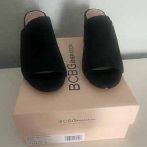 BCBG Women's Beverly Sandal Black Suede- SZ 7.5
